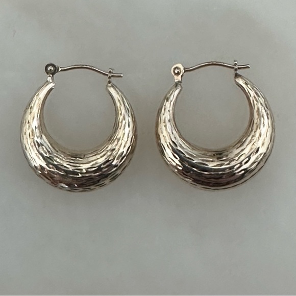 10k Solid Gold Hollowed Hammered Hoop Earrings - Picture 8 of 15